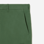 Lacoste מכנסי ברמודה קצרים מכותנה בגזרה דק בגזרה DZ4D0D433 ירוק חאקי kx5 גברים - Image 5