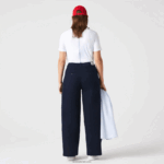 Lacoste מכנסי גברדין מכותנה DZ4D0D2652 כחול כהה 166 נשים - Image 10