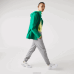 Lacoste מכנסי ג'וגינג מכותנה בהדפס חתימה ותנין DZ4D0D1065 אפור chine 4jv גברים - Image 2