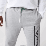 Lacoste מכנסי ג'וגינג מכותנה בהדפס חתימה ותנין DZ4D0D1065 אפור chine 4jv גברים - Image 11