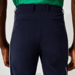 Lacoste מכנסי גולף קלים למתוח ספורט DZ4D0D1640 כחול כהה לבן 525 גברים - Image 4