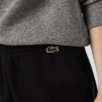 Lacoste מכנסי טרנינג להקות מודפסות DZ4D0D1459 שחור 031 גברים - Image 6