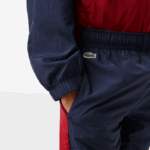Lacoste מכנסי טרנינג להקת קונטרסט DZ4D0D3225 סיכה בורדו כחול כהה ילדים - Image 7