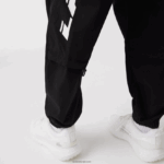Lacoste מכנסי טרנינג מיתוג במידות גדולות בניגוד DZ4D0D1003 שחור 031 גברים - Image 11