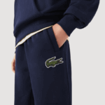 Lacoste מכנסי טרנינג מכותנה אורגנית DZ4D0D1049 כחול כהה 166 גברים - Image 4