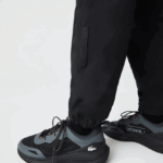 Lacoste מכנסי טרנינג קולור בלוק בהתאמה רגילה DZ4D0D1110 שחור צהוב n07 גברים - Image 10