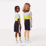 Lacoste מכנסי כותנה אורגנית בפס צבעוני DZ4D0D3089 כחול כהה אפור chine e6a ילדים - Image 3