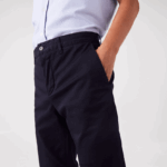 Lacoste מכנסי כותנה נמתחים קלאסיים בגזרה דקיקה DZ4D0D478 כחול כהה hde גברים - Image 5