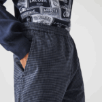 Lacoste מכנסי ריצה מכותנה נמתחת משובצת מורשת DZ4D0D1167 כחול כהה לבן qrn גברים - Image 6