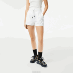 Lacoste מכנסיים קצרים פשוטים DZ4D0D2445 לבן 001 נשים - Image 2