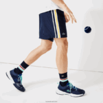 Lacoste מכנסיים קצרים קלים עם רצועות ניגודיות DZ4D0D1363 כחול כהה צהוב לבן apk גברים - Image 2