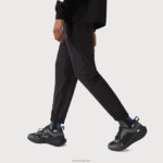 Lacoste מכנסיים תחתונים עם רוכסן ספורט DZ4D0D1091 שחור c31 גברים - Image 2