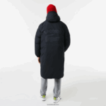 Lacoste מעיל ארוך עם כיתוב ממותג DZ4D0D1294 שחור 031 גברים - Image 3
