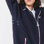 Lacoste מעיל גשם מתקפל במהדורת ספורט צרפתית DZ4D0D1296 חוק כהה כחול לבן אדום גברים - Image 5