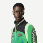 Lacoste מעיל ספורט עם הדפס לוח דמקה DZ4D0D392 ירוק כחול צ'י גברים - Image 2
