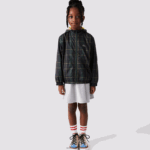 Lacoste מעיל רוח דוחה מים DZ4D0D3262 כחול כהה ירוק צהוב 9dw ילדים - Image 8