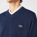 Lacoste סוודר כותנה אורגנית עם צווארון V DZ4D0D1325 blue chine 3gf גברים - Image 6