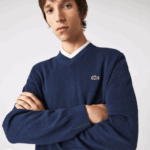 Lacoste סוודר כותנה אורגנית עם צווארון V DZ4D0D1325 blue chine 3gf גברים