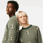 Lacoste סוודר מונוגרמה בהתאמה קלאסית DZ4D0D1504 ירוק בז' לבן lvt גברים - Image 2