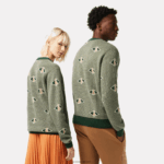 Lacoste סוודר מונוגרמה בהתאמה קלאסית DZ4D0D1504 ירוק בז' לבן lvt גברים - Image 3