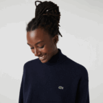 Lacoste סוודר צמר עם צוואר גבוה DZ4D0D2650 כחול כהה 166 נשים - Image 5
