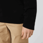 Lacoste סוודר צמר עם צווארון V DZ4D0D1554 שחור 031 גברים - Image 3