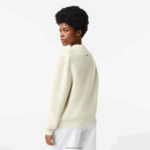 Lacoste סוודר צמר עם צווארון V DZ4D0D2642 לבן 70V נשים - Image 3