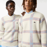 Lacoste סוודר תערובת צמר בגזרת טרטן בכושר נינוח DZ4D0D1427 לבן אדום כחול 7d1 נשים