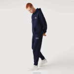 Lacoste סווטשירט כותנה אורגנית עם קפוצ'ון בגזרה רופפת DZ4D0D366 כחול כהה 166 גברים - Image 4