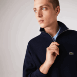Lacoste סווטשירט כותנה עם רוכסן צווארון עומד DZ4D0D951 כחול כהה 166 גברים - Image 6