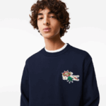 Lacoste סווטשירט מכותנה אורגנית תג DZ4D0D988 כחול כהה 166 גברים - Image 6