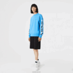 Lacoste סווטשירט עם הדפס רפלקטיבי בגזרה רופפת DZ4D0D984 כחול 4xa גברים - Image 4