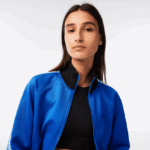 Lacoste סווטשירט עם רוכסן בגזרה רופפת עם פס לוגו DZ4D0D2398 כחול שחור af6 נשים - Image 2
