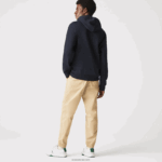Lacoste סווטשירט עם רוכסן בשילוב כותנה עם קפוצ'ון DZ4D0D1177 כחול כהה hde גברים - Image 3