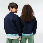 Lacoste סווטשירט פליסה מכופתרת DZ4D0D3044 כחול כהה 166 ילדים - Image 2