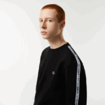 Lacoste סווטשירט פלנל עם פס לוגו בכושר קלאסי DZ4D0D290 שחור 031 גברים - Image 2