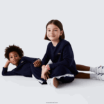 Lacoste סווטשירט צמר כותנה DZ4D0D2973 כחול כהה 166 ילדים - Image 2