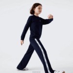 Lacoste סווטשירט צמר כותנה DZ4D0D2973 כחול כהה 166 ילדים - Image 3