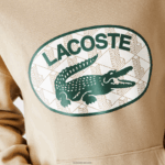 Lacoste סווטשירט קפוצ'ון מונוגרמה ממותג בגזרה רופפת DZ4D0D971 בז' 02s גברים - Image 4