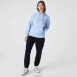 Lacoste סווטשירט תערובת כותנה עם קפוצ'ון בגזרה רופפת DZ4D0D2528 כחול hbp נשים - Image 7