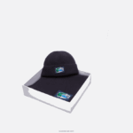 Lacoste סט מתנה של כיפה וצעיף מצמר מצולע DZ4D0D1691 כחול כהה 166 נשים - Image 6