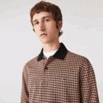 Lacoste פולו עם הדפס טרטן בגזרה רגועה DZ4D0D924 בצבע בז' כחול כהה בורדו v40 גברים - Image 2