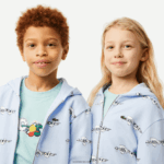 Lacoste קפוצ'ון כותנה אורגנית עם רוכסן DZ4D0D3063 כחול בהיר t01 ילדים - Image 2