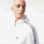 Lacoste קפוצ'ון רוכסן בגזרה קלאסית עם פסי מותג DZ4D0D12 לבן 001 גברים - Image 2