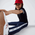 Lacoste רצועות צד מכנסיים אוברסייז DZ4D0D3289 כחול כהה 166 בנות - Image 2