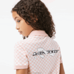 Lacoste שמלת פולו מכותנה אורגנית בהדפס צ'ק DZ4D0D3093 ורוד לבן nw5 בנות - Image 2
