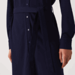 Lacoste שמלת פולו פיקה כותנה מתכווננת DZ4D0D2491 כחול כהה 166 נשים - Image 5