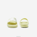 Lacoste שקופיות רצועת לוגו סינטטי קרוקו 2.0 DZ4D0D2759 צהוב בהיר ולבן 241 נשים - Image 5