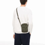 Lacoste תיק רוכסן אנכי קלאסי petit pique DZ4D0D2024 21 גברים - Image 6