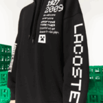 Lacoste live x minecraft שמלת קפוצ'ון פליסה אורגנית DZ4D0D2522 שחור 031 נשים - Image 2